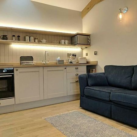 Skittles - Charming One Bedroom Apartment - Parking - Easy Access To Bath Box  Kültér fotó