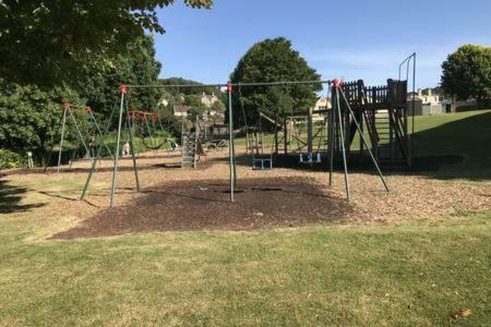 Skittles - Charming One Bedroom Apartment - Parking - Easy Access To Bath Box  Kültér fotó