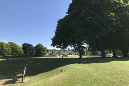 Skittles - Charming One Bedroom Apartment - Parking - Easy Access To Bath Box  Kültér fotó