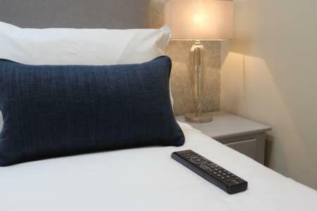 Skittles - Charming One Bedroom Apartment - Parking - Easy Access To Bath Box  Kültér fotó